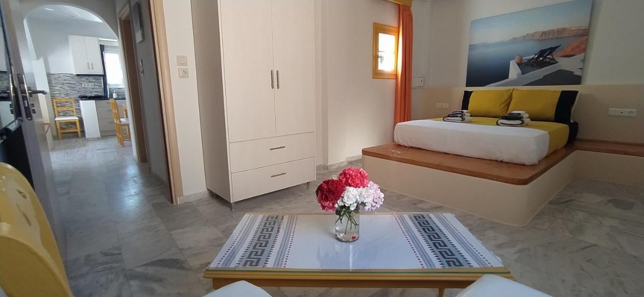 Chariot Apartments Santorini Kamari  Bilik gambar