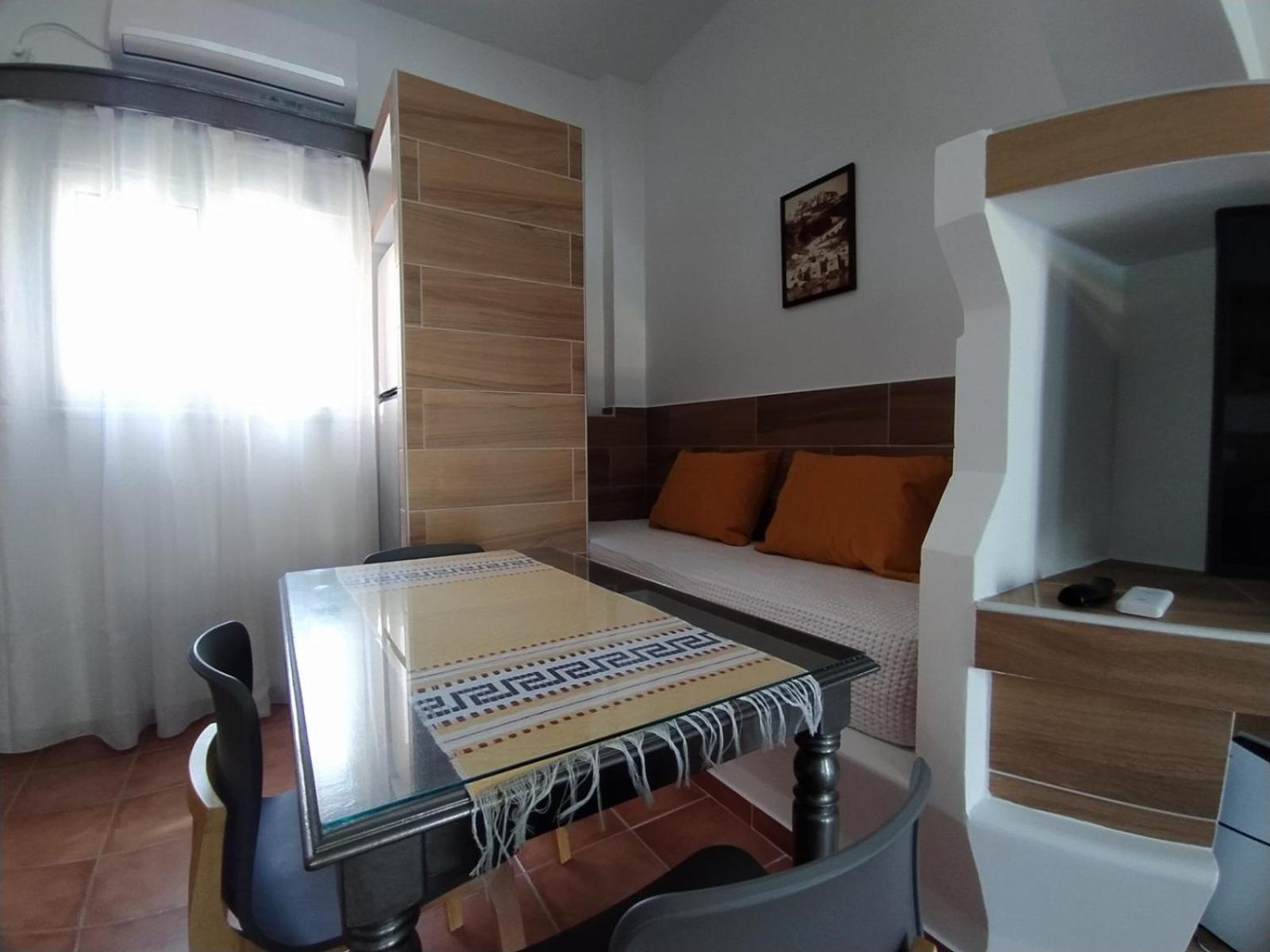 Chariot Apartments Santorini Kamari  Bilik gambar